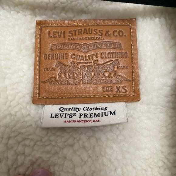 Levi’s Women’s Sherpa Lined Corduroy Jacket, XS - Picture 2 of 4